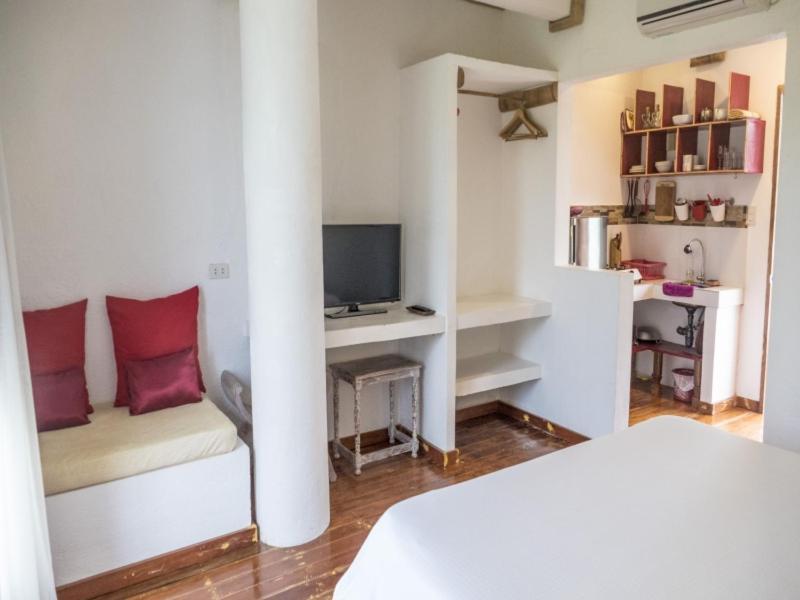 Hotel Lanterna Boracay 2*