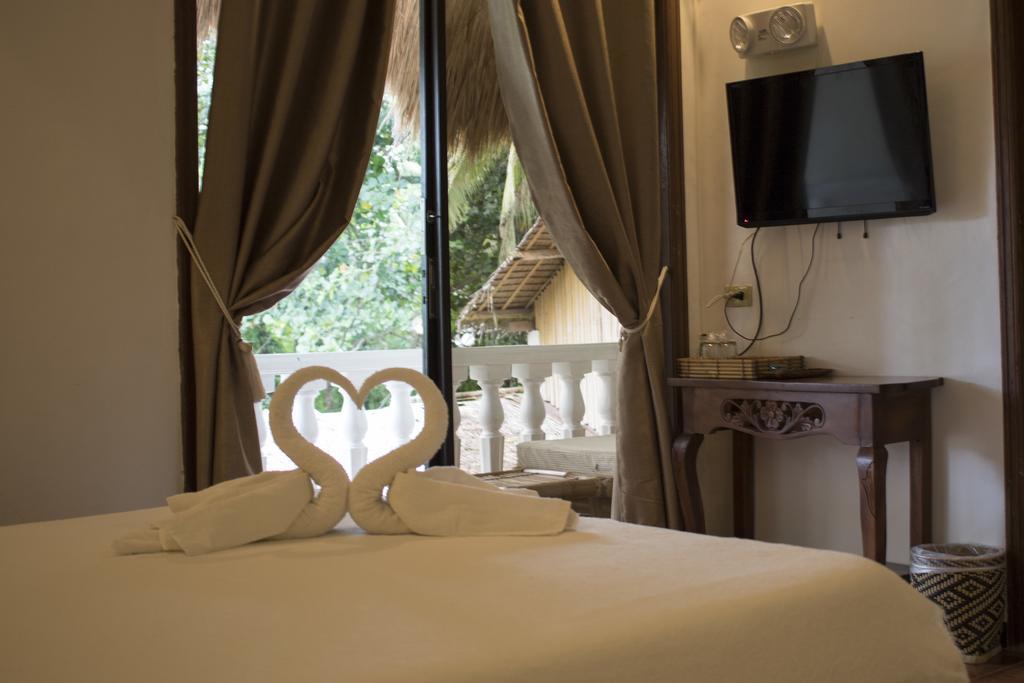 Hotel Lanterna Boracay 2*