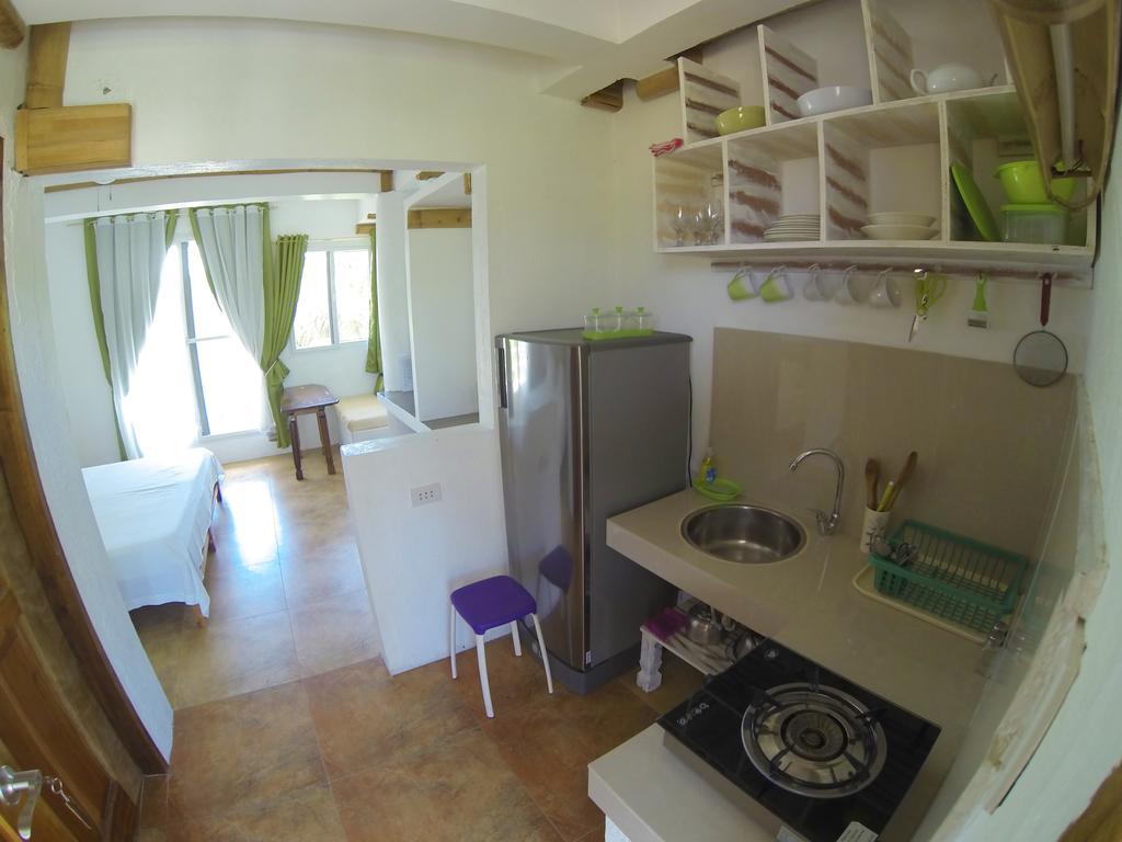 Hotel Lanterna Boracay 2*