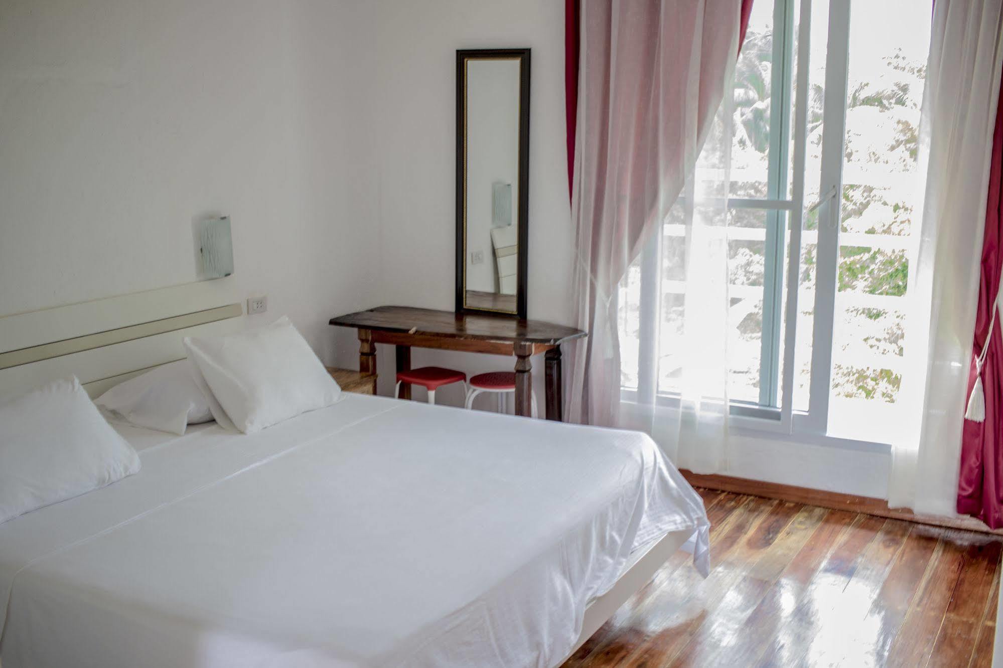 Hotel Lanterna Boracay